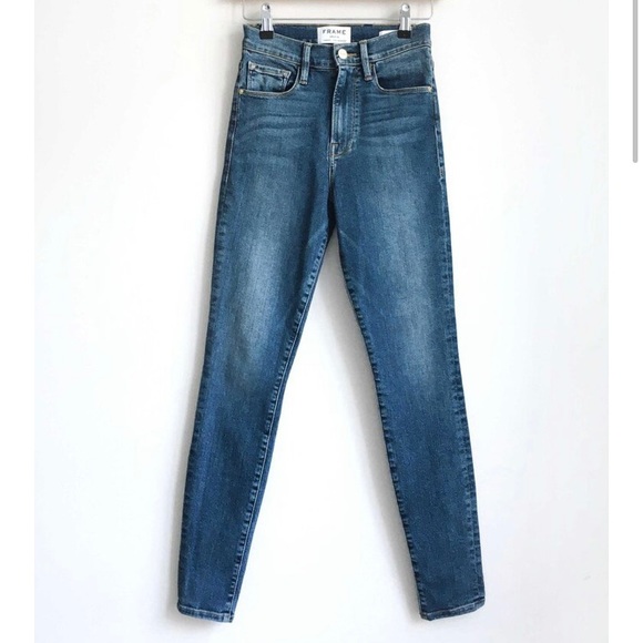 Frame-Ali High Rise in Navy Beach - Picture 3 of 13